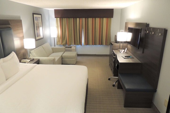 Room 72 of 105