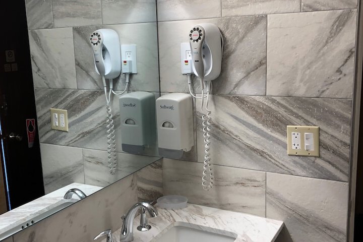Room 32 of 117