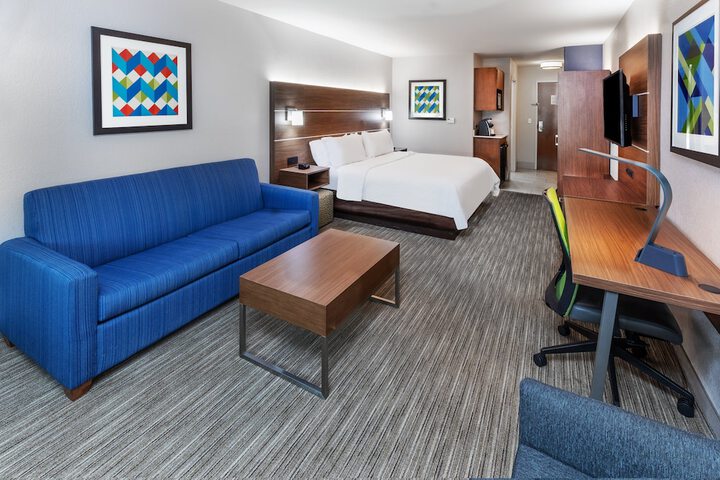 Room 16 of 34