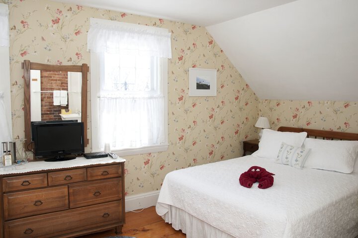 Candlebay Inn