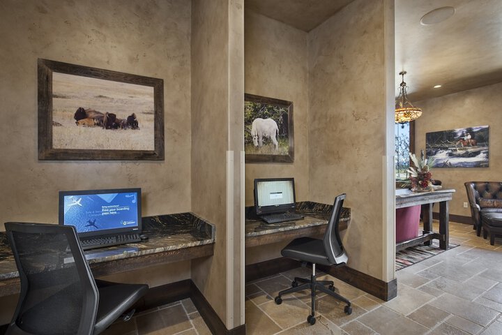 Business Center 21 of 22