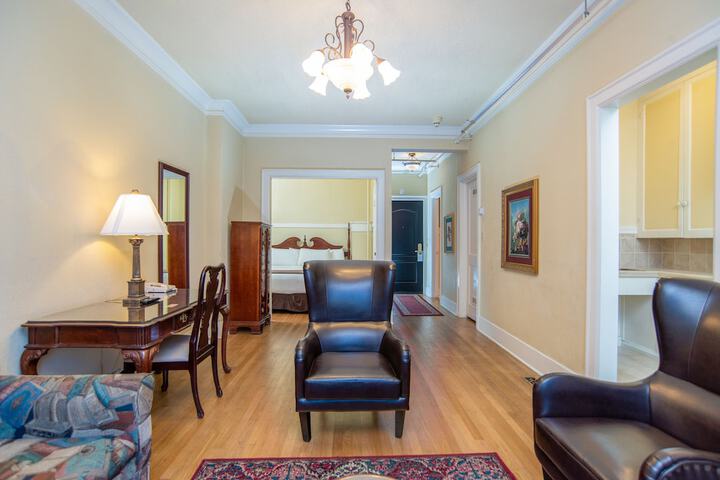 Room 11 of 40