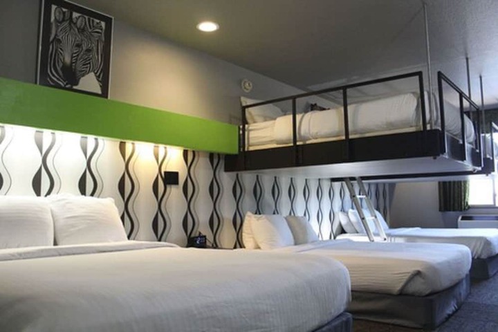 Room 50 of 91