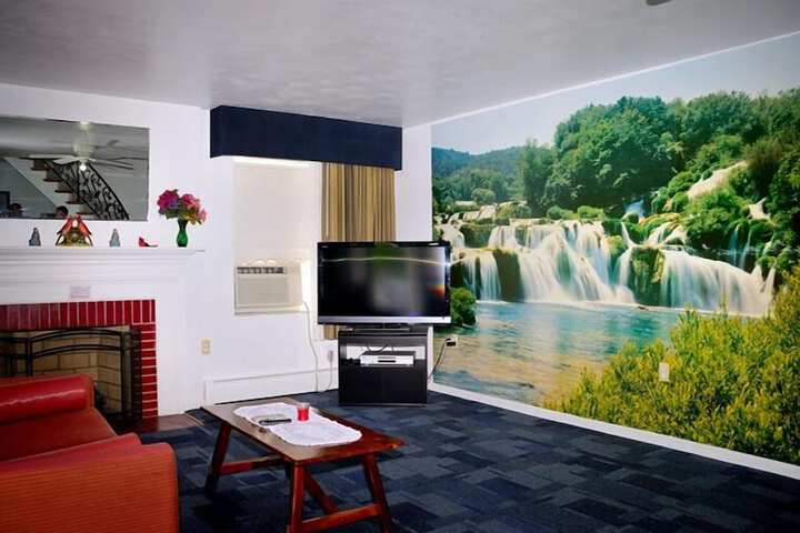 Room 35 of 42