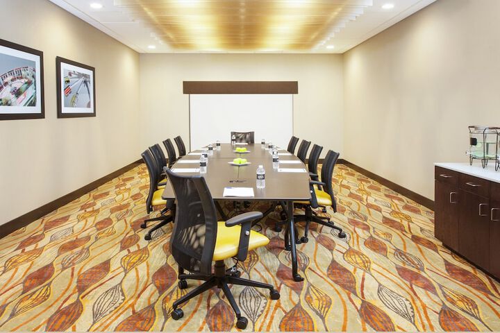 Holiday Inn Express & Suites Sandusky by IHG
