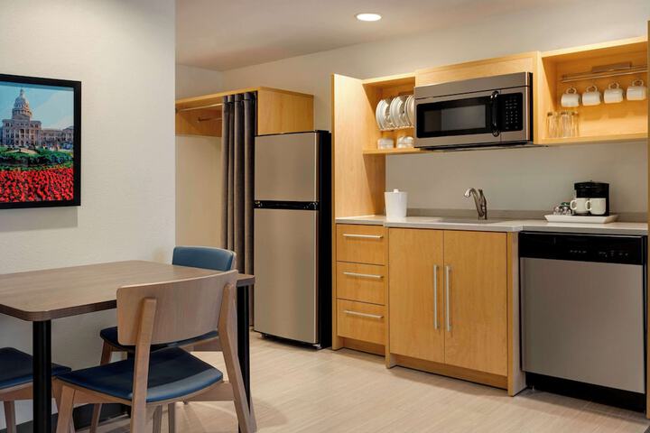 Home2 Suites by Hilton Austin North / Near the Domain