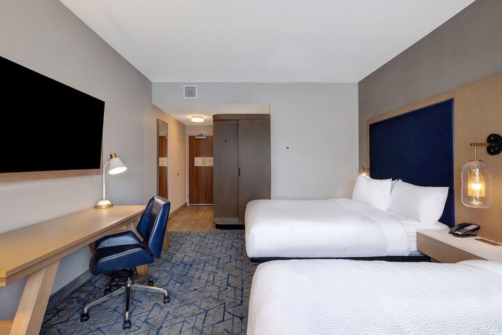 Room 26 of 40