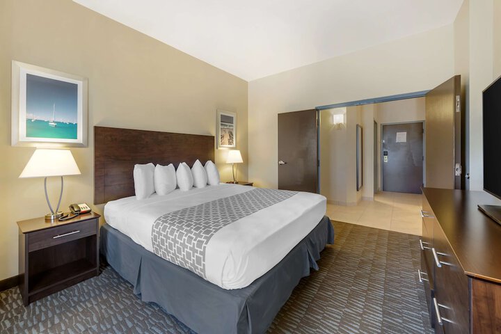 Room 15 of 48