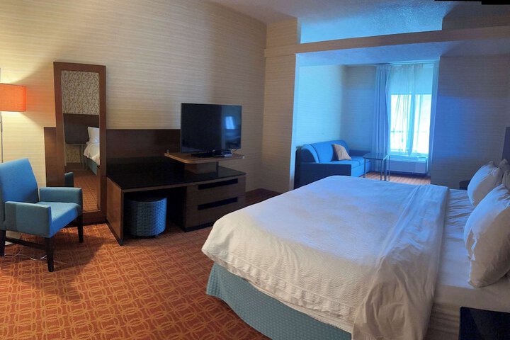 Room 9 of 20
