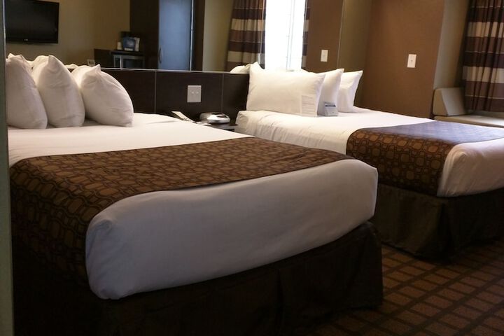 Room 18 of 28