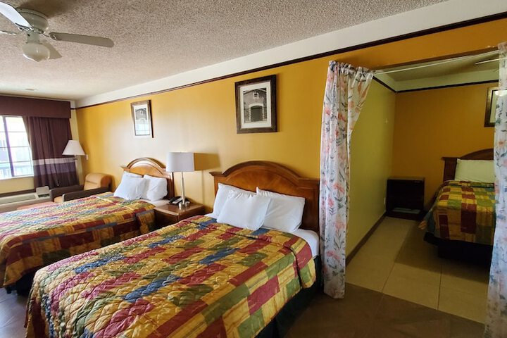 Room 43 of 59