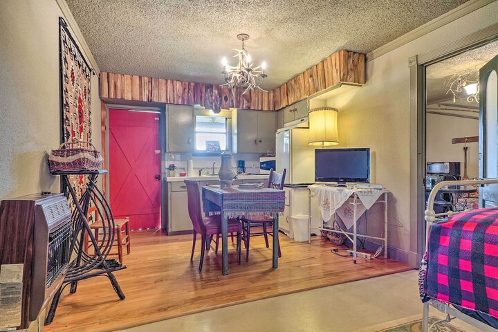 Lodge on Lake Siesta: Spacious La Grange Retreat!