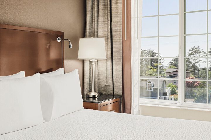 The Ashley Inn & Suites