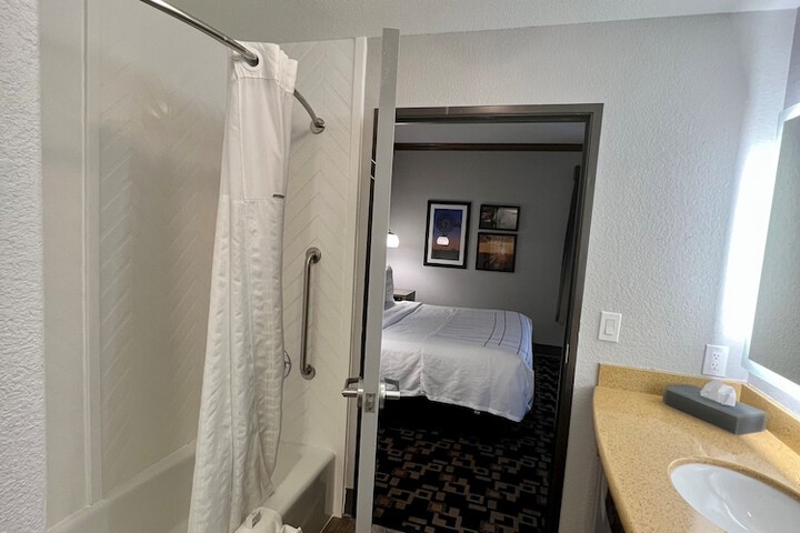 Room 35 of 73
