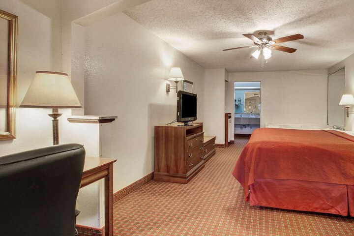Room 20 of 32