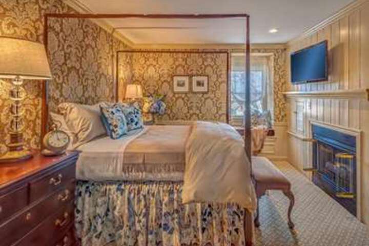 Room 28 of 44