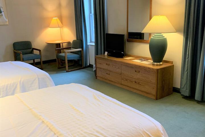 Room 20 of 48