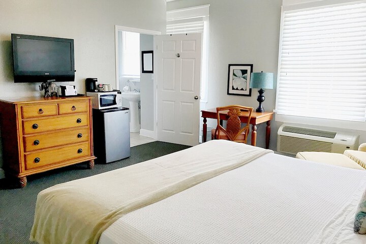 Room 44 of 149