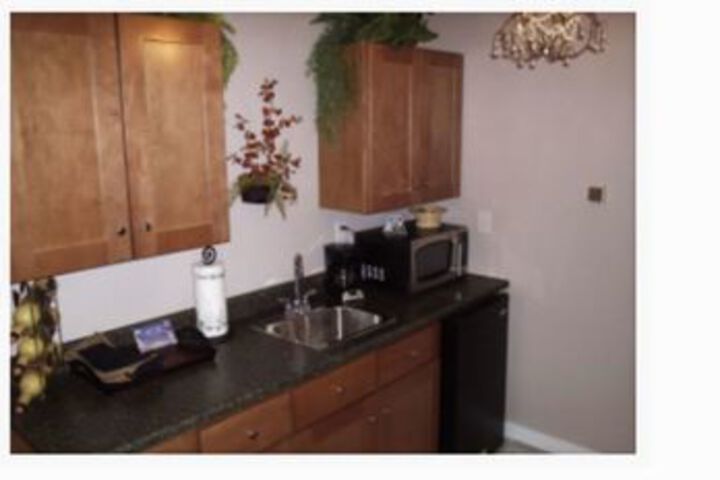 Jeni Js Gifts and Guest Houses