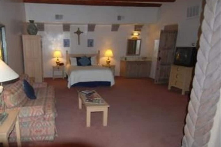 Room 28 of 62