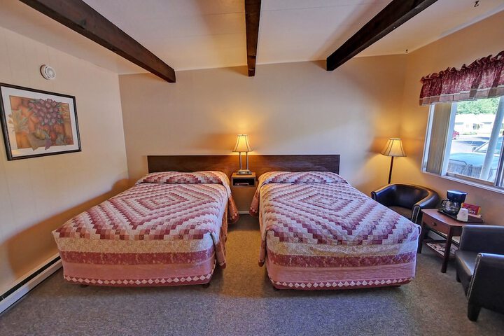 Room 9 of 33