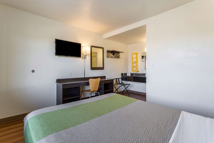 Room 31 of 39