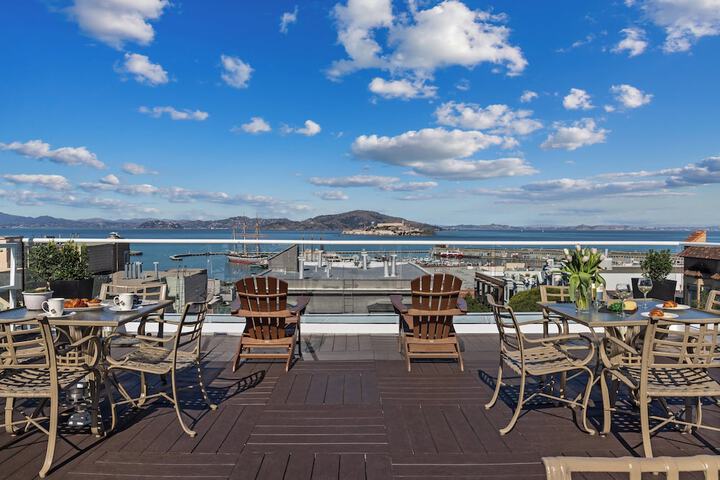 Sundeck 22 of 23