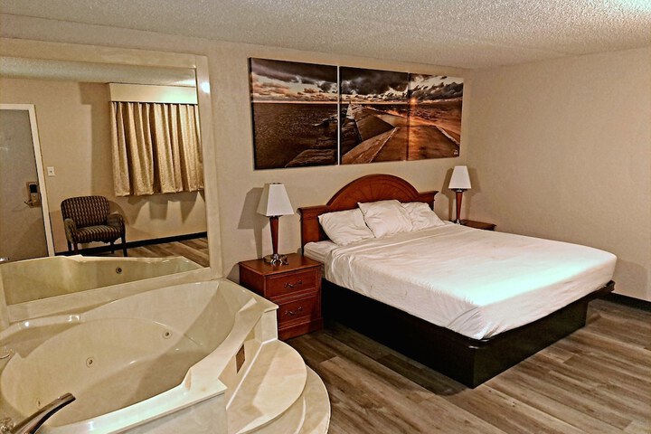 Room 13 of 25