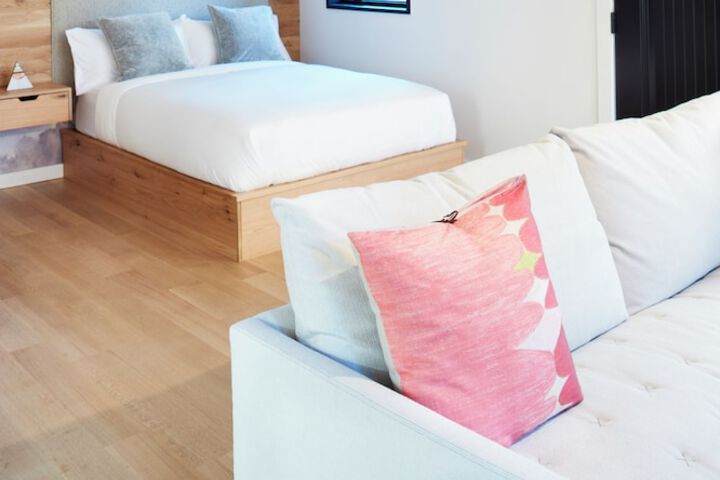 Woodstock Way Hotel
