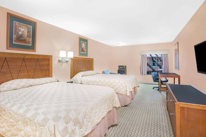 Room 12 of 14