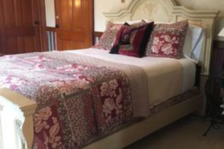 White Swan Inn Bed & Breakfast