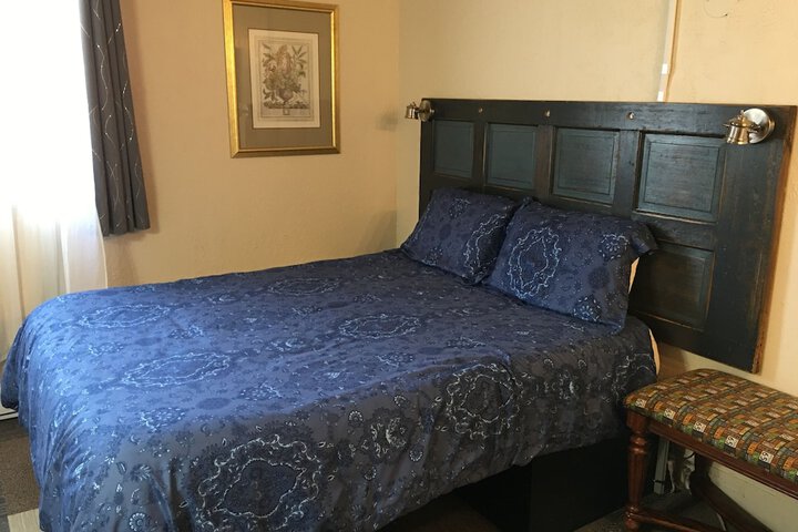 Room 121 of 157