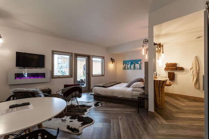 Room 20 of 33