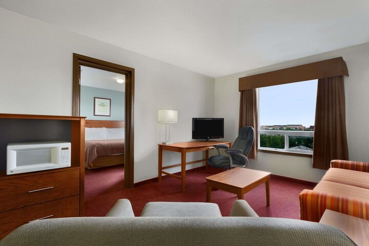Room 5 of 12
