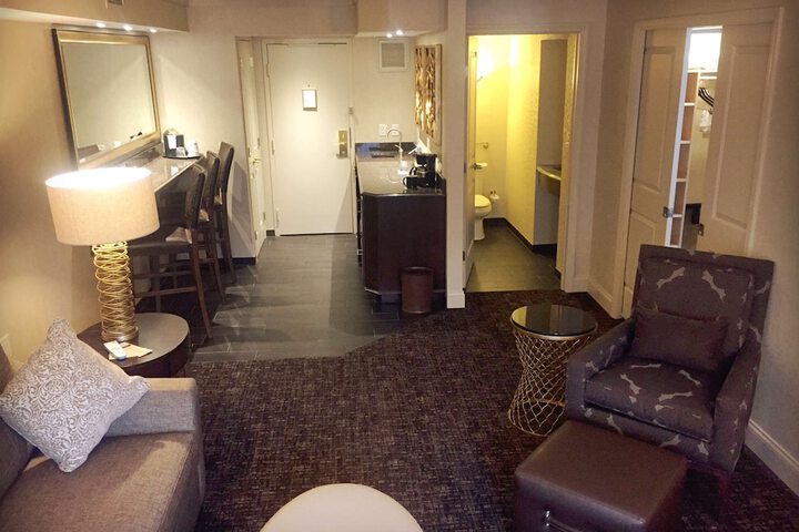 Room 8 of 80