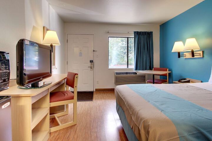 Room 22 of 38