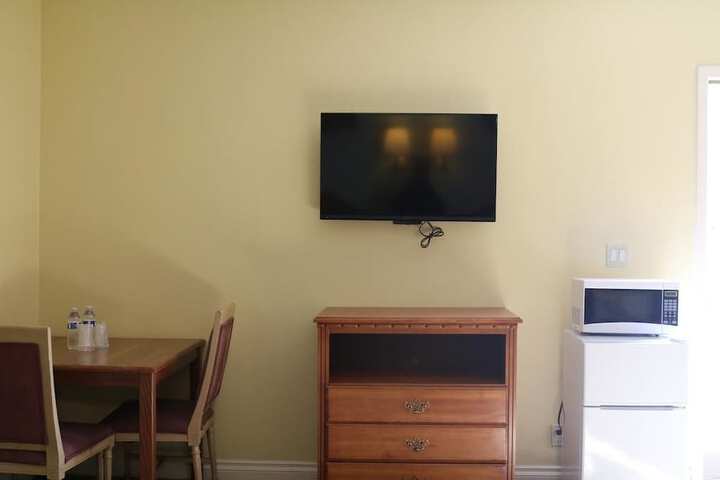Room 5 of 20