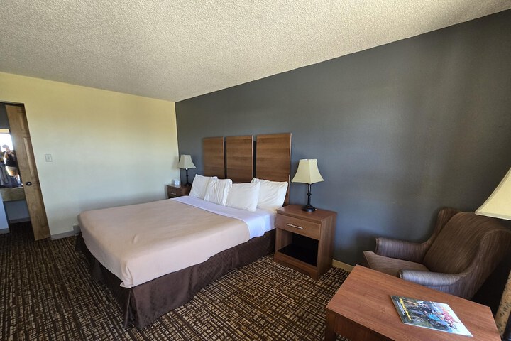 Room 53 of 81