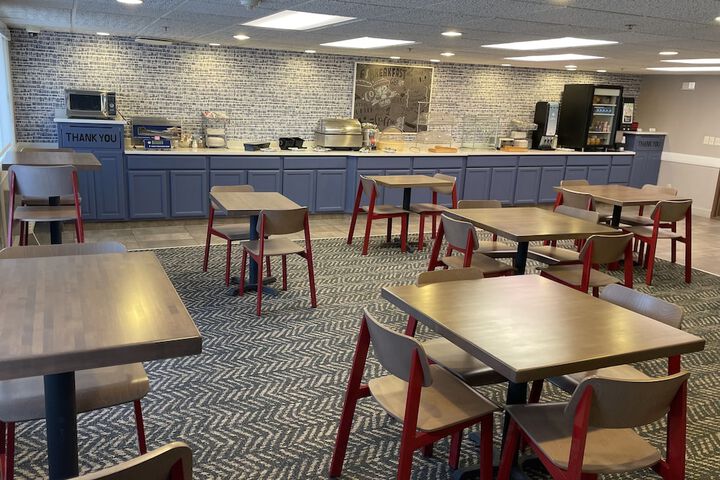 AmericInn by Wyndham Valley City - Conference Center