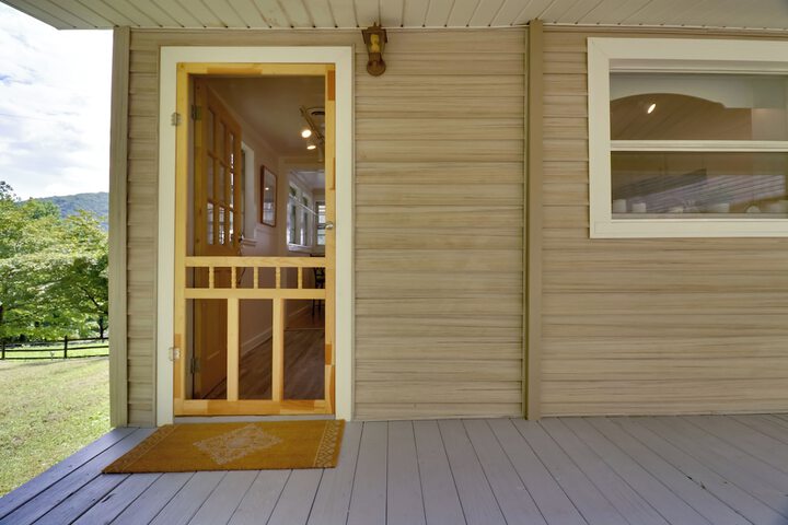 Candler Cabin w / Deck & Mount Pisgah Views!