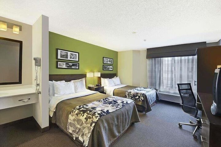 Room 11 of 20
