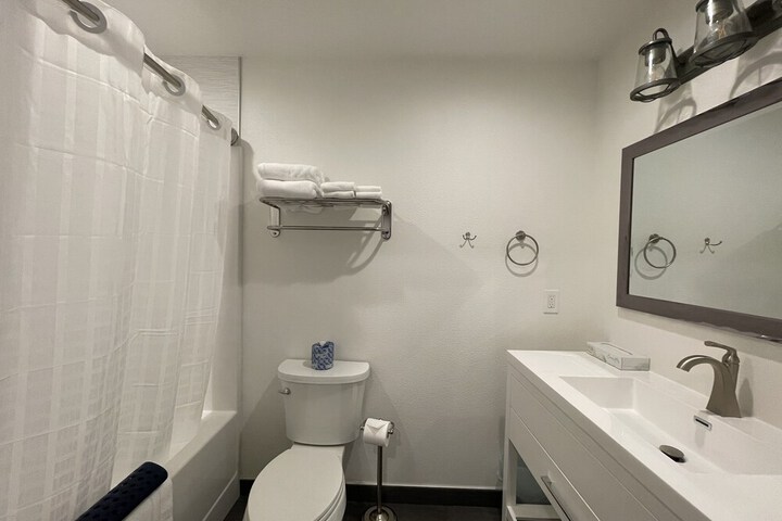 Room 18 of 19