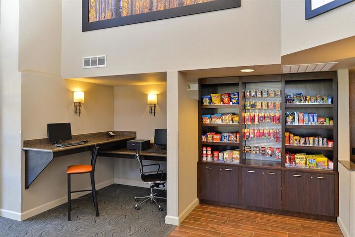 Business Center 41 of 42