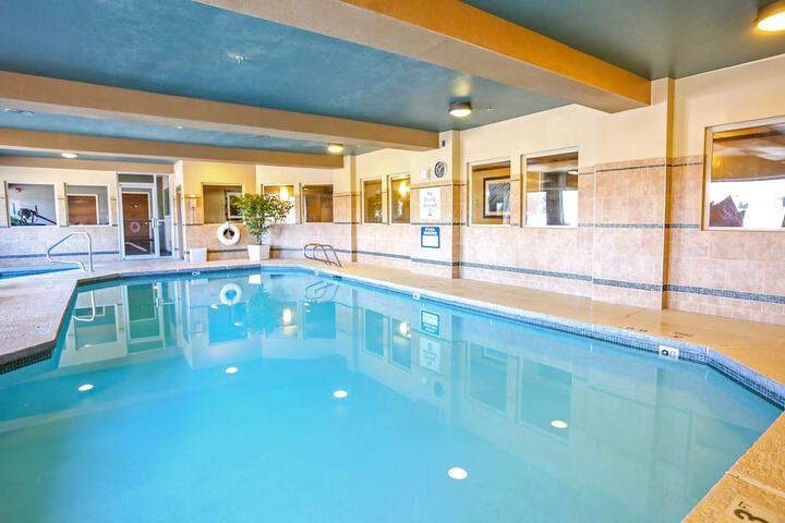 Pool 23 of 215