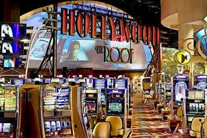 Hollywood Casino & Hotel