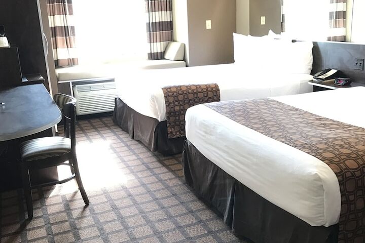 Room 28 of 38