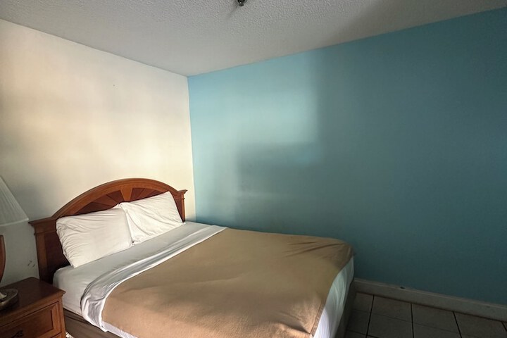 Room 28 of 41
