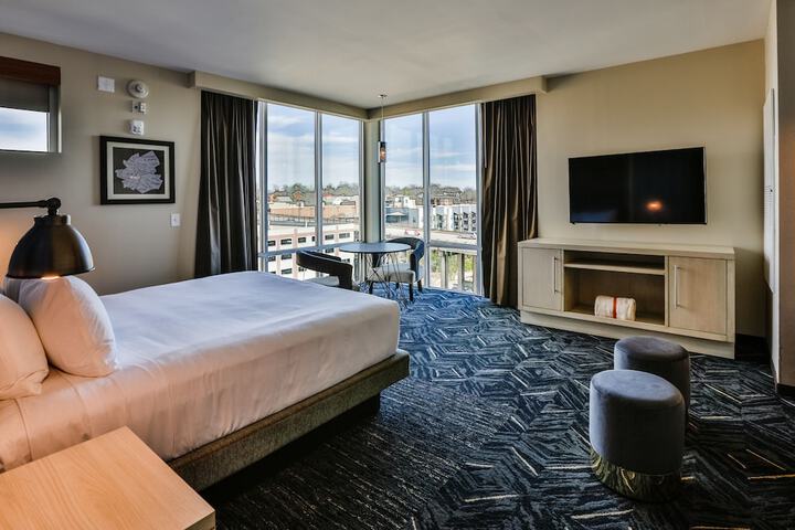 Room 46 of 82