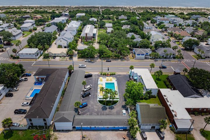 Royal Palms Motel