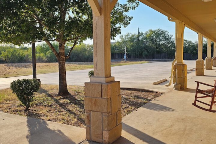 Dilley Motor Inn
